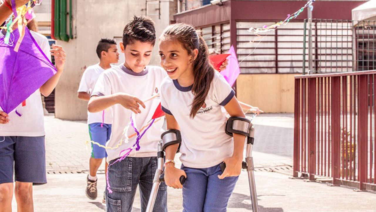 Top 10 Stellar Programs Bolstering Pediatric Mobility Training for Special Needs Children